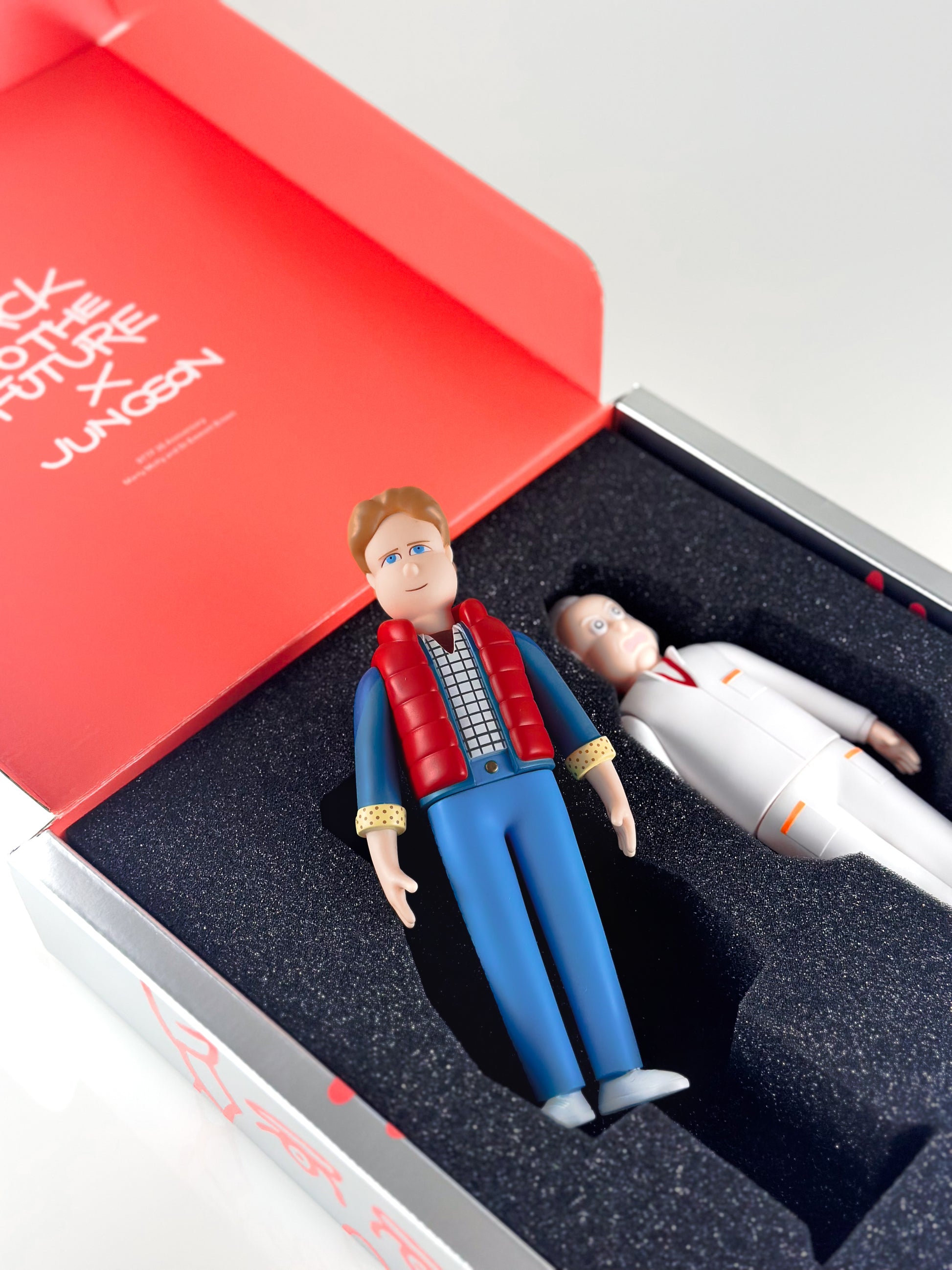 Jun Oson - "Back to the Future" Figure - 4